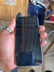 A picture of iPhone 11 pro 64gb