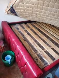 A picture of Kitanda bedsofa 5 6 kinauzwa 160k