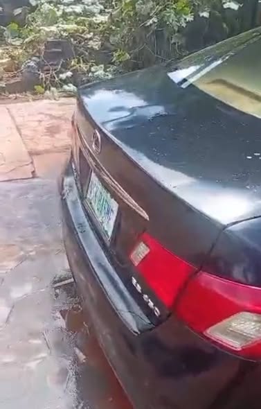 A picture of Super Distress Sale PRICE SLASHED Clean Lexus ES350 going for