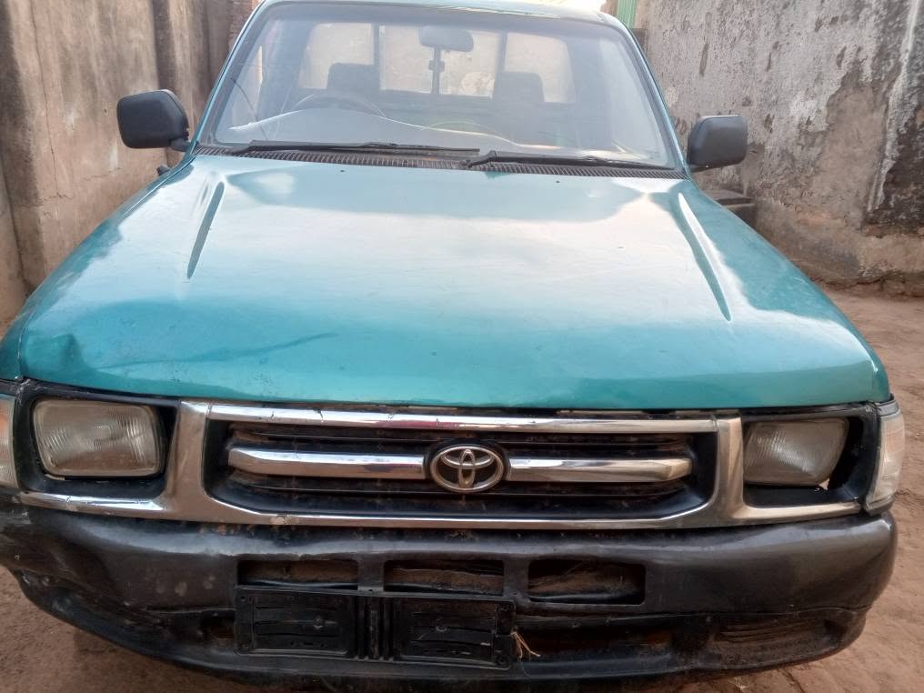 used toyota hilux