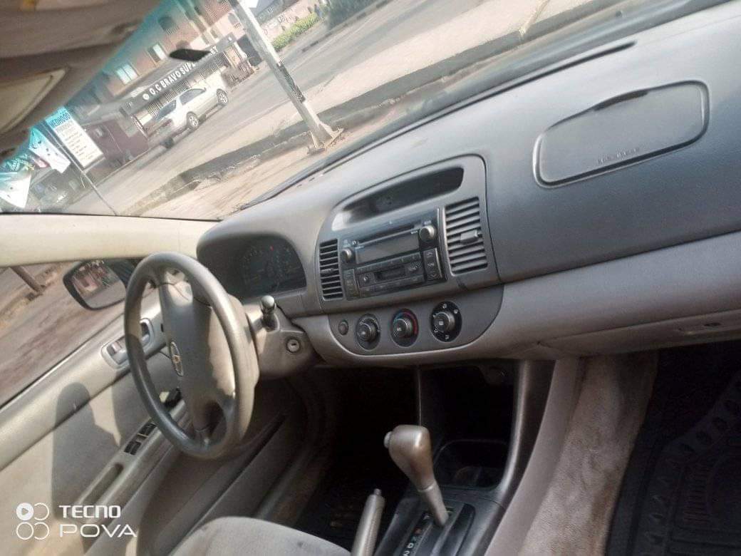 A picture of 2004 Toyota camry