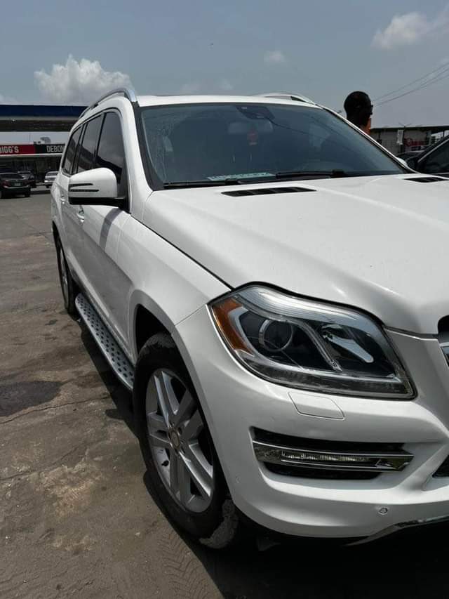 A picture of USED MERCEDES BENZ GL450 2015