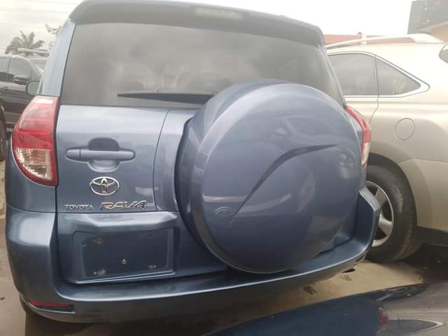 A picture of NIGERIA USED TOYOTA RAV4 07 MODEL MY