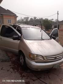 A picture of Toyota sienna