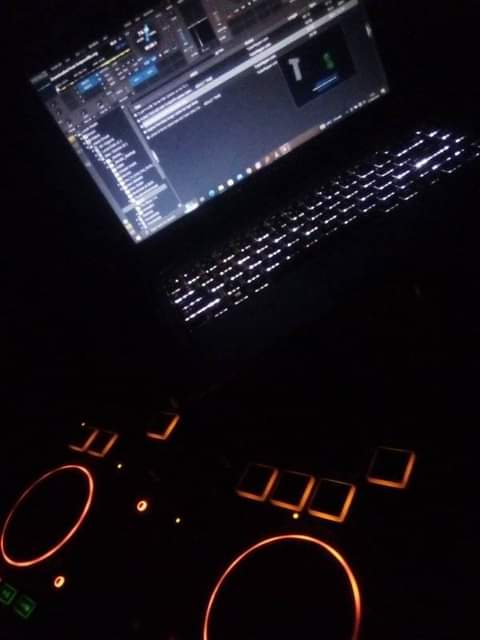 A picture of Numark pro 2