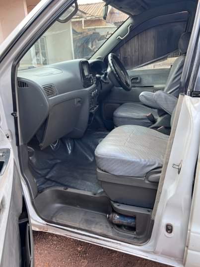 A picture of 1998 Toyota Noah