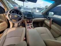 A picture of 2011 TOYOTA HIGHLANDER