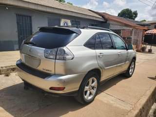 A picture of Lexus 05