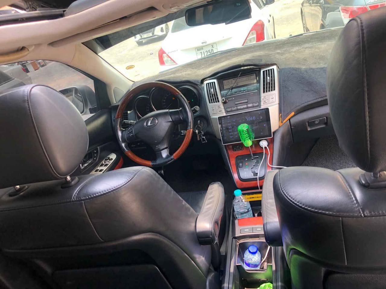 A picture of Lexus RX 350 with sunroof 2007 model orginal from Japan