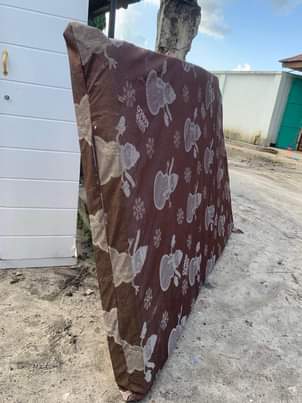 A picture of Karibuu nauza godoro 4 6 Bei 75000 Location Ubung call