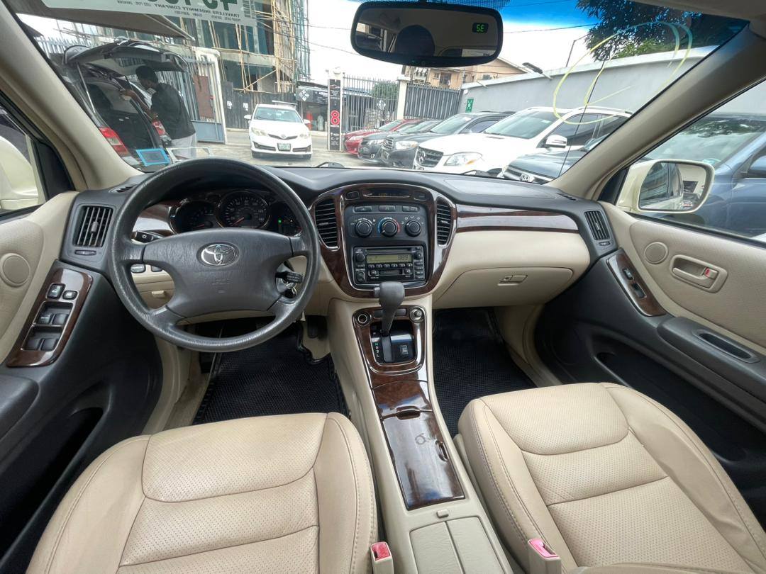 A picture of TOKUNBO 2003 Toyota Highlander 3 roll Aug. 2025 Entry