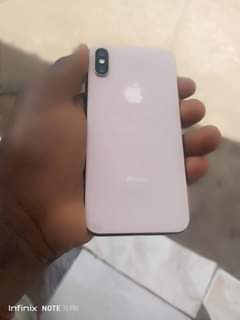 A picture of Iphone xs