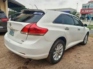 A picture of WHITE ANGEL Belgium Standard 2010 Toyota Venza basic options First
