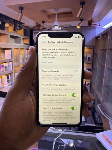 A picture of Iphone Xs