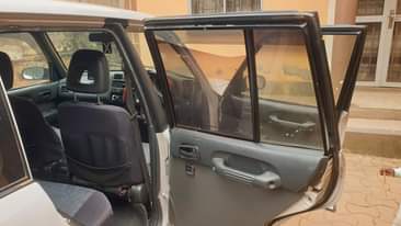 A picture of Am selling Toyota Rav4 1998 model 4s engine 2.0cc good