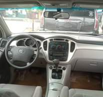 A picture of Toyota Highlander 06 Sound Engine Gear Ac chilling Port Harcourt