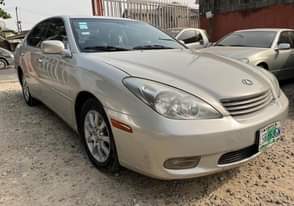 A picture of Lexus ES330 2004 First body nothing to fix Buy and