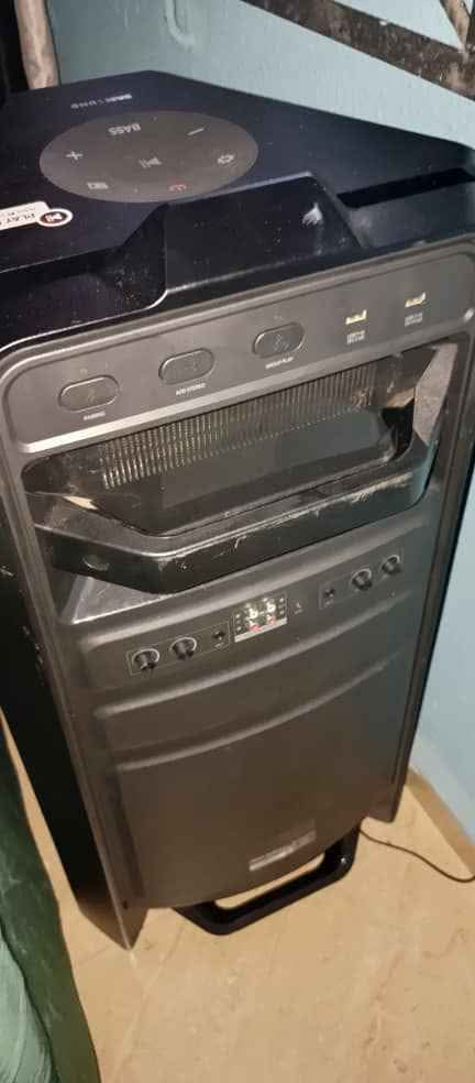 A picture of Samsung Sound system Tower