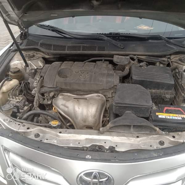 A picture of begium grade Toyota Camry 2010 model sound engine gear ac