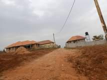 A picture of Gayaza Busukuma town plots on quick sale