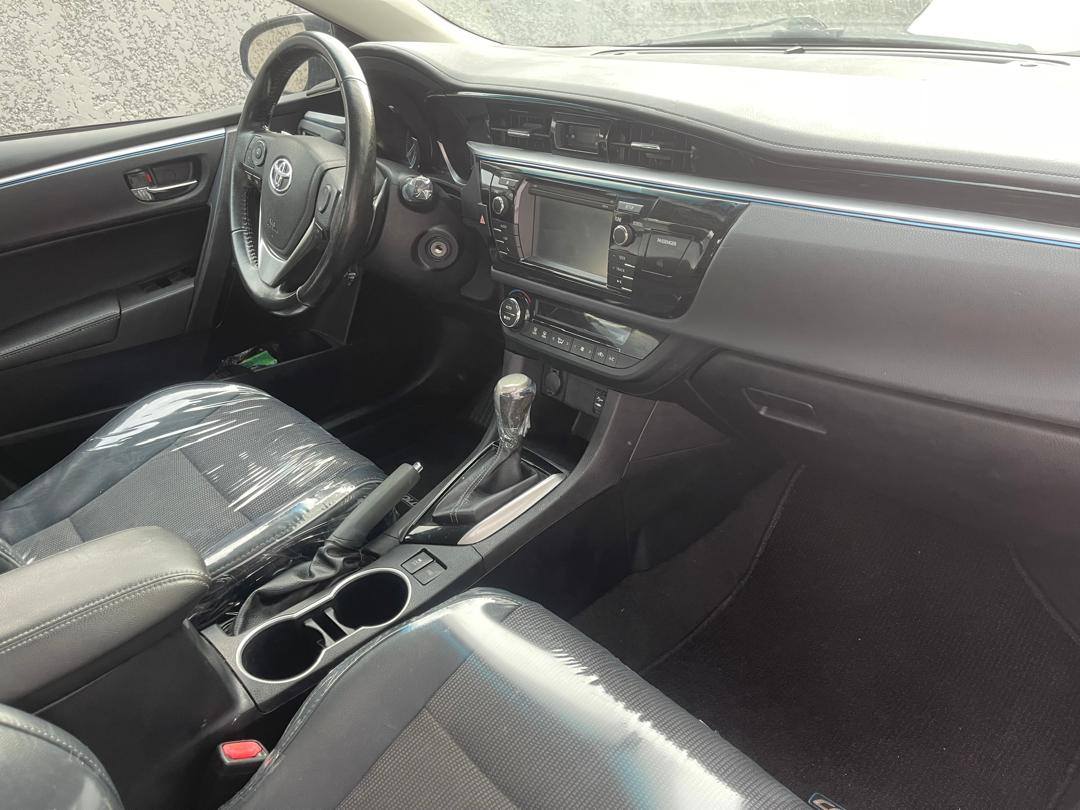 A picture of Toyota corolla 2015