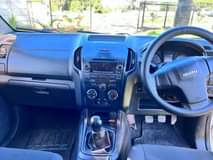 classifieds/cars isuzu