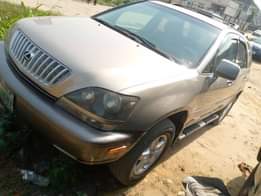 A picture of Lexus 300 for sale Gearbox Ac Nothing to fix Just