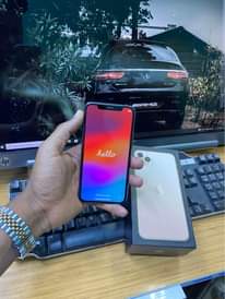 A picture of iPhone 11pro simu ina network imetoka USA 