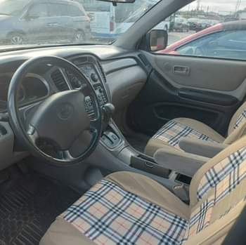 A picture of Toyota Highlander 4 PLUGS ENGINE