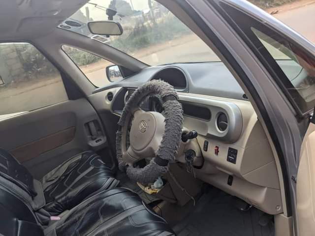 A picture of 2005 Toyota Porte 5500000