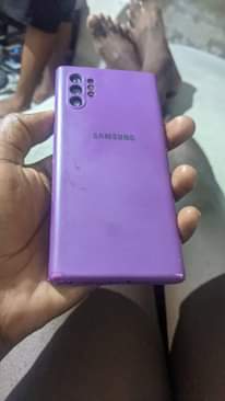 A picture of Samsung note 10 plus