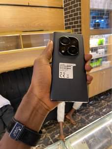 A picture of Tecno phantom X2 5G