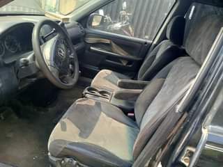 A picture of Honda CR V 04