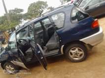 A picture of 2000 TOYOTA PICNIC SIENN 2000
