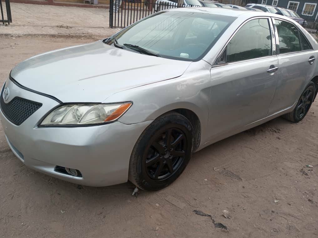 A picture of Sharp Toyota Camry 08 Dealers Deal Painted Once Engine Gear