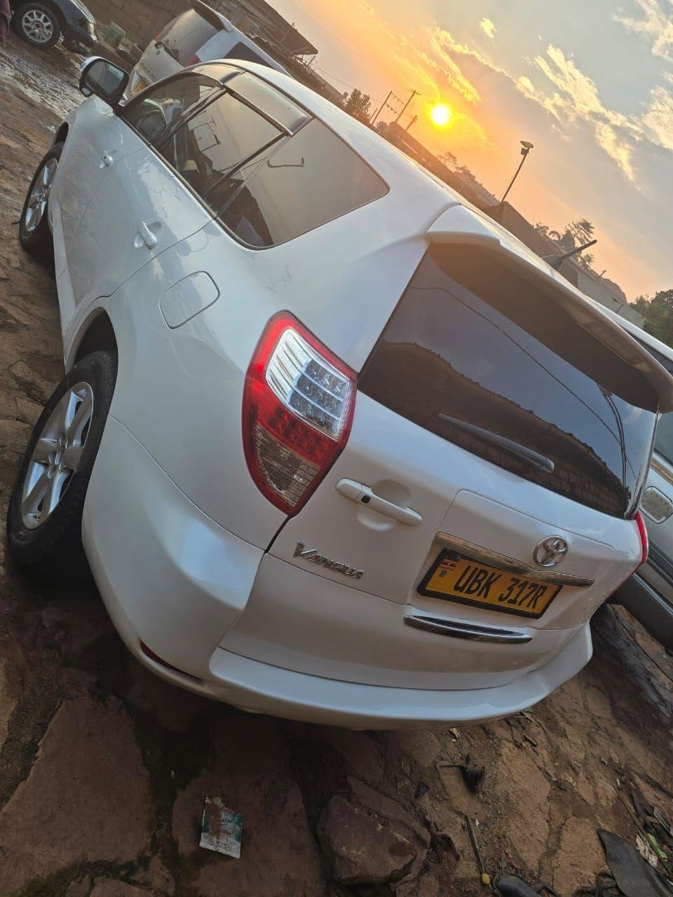 A picture of 2012 Toyota vanguard
