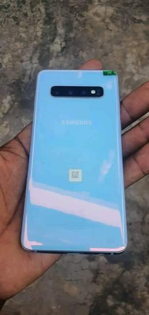 A picture of sansung s10