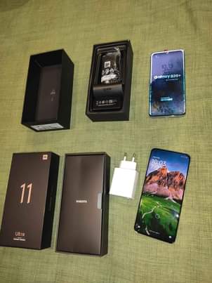 A picture of Samsung s20 full box XAOMI 11ultra full box