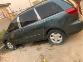A picture of 2006 Toyota Sienna Xle