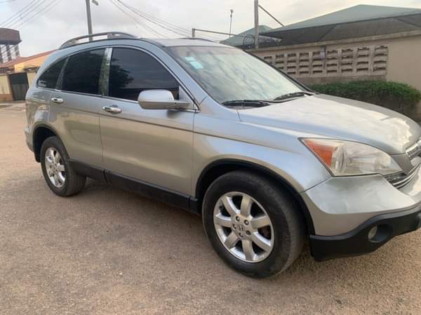 A picture of 2008 Nigeria used Honda CRV Engine gear and AC working