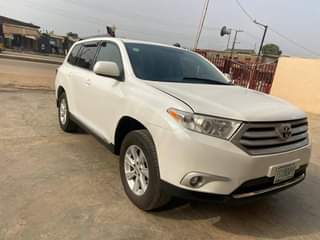 A picture of Toyota Highlander 2011