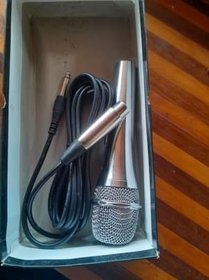 A picture of Mic hiyo ya SONY mpya zipo mbil naziachia