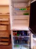 A picture of Fridge on quick sale UGX320k TEl 0700735093 0777931938 whtsp