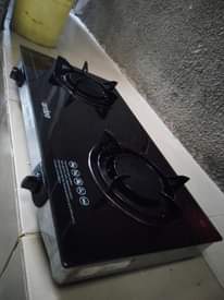 A picture of Jiko la gesi plate mbili linauzwa 45 000 Mawasiliano 0783