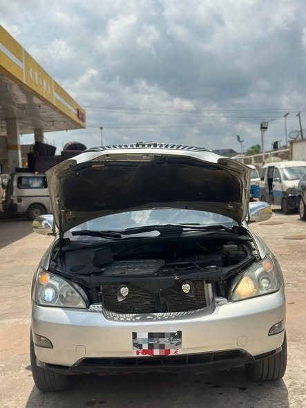A picture of Highest grade Lexus RX350 08 model Fullest option extremely clean