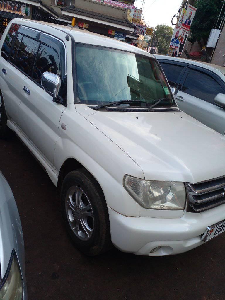 A picture of 2009 2009 Pajero io Good