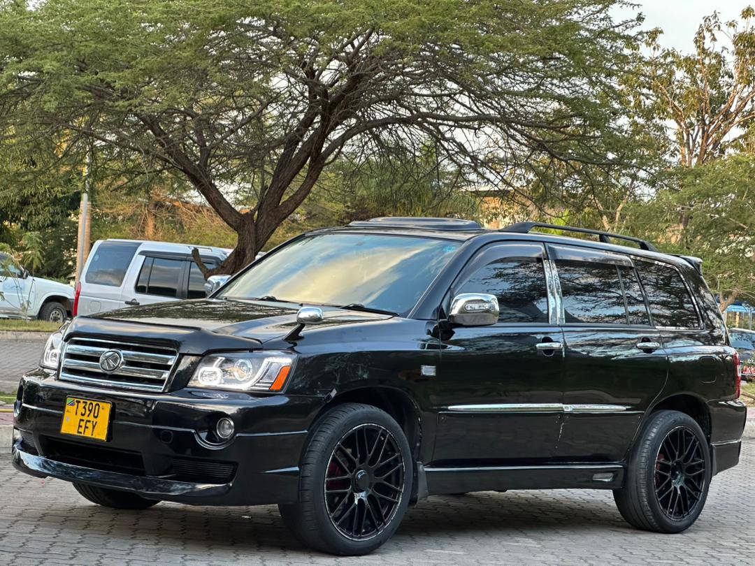 A picture of CAR ON SALES TOYOTA KLUGER REG EFY Engine Size 2360