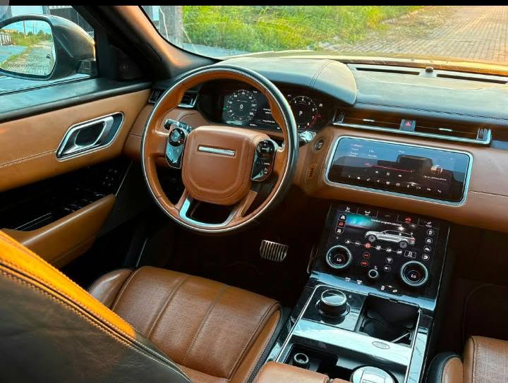 A picture of 2018 Range Rover Velar R Dynamics