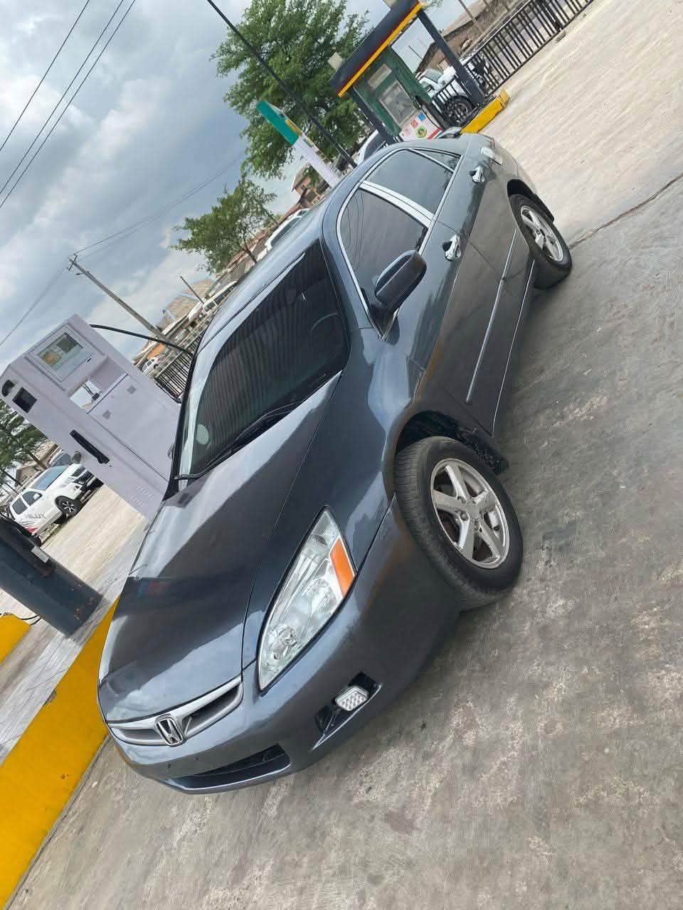 A picture of 2004 Honda accord