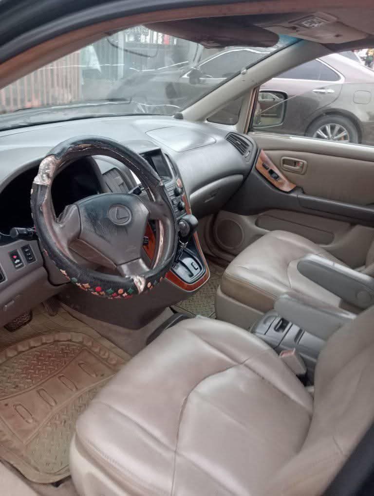 A picture of 2003 Lexus rx 300